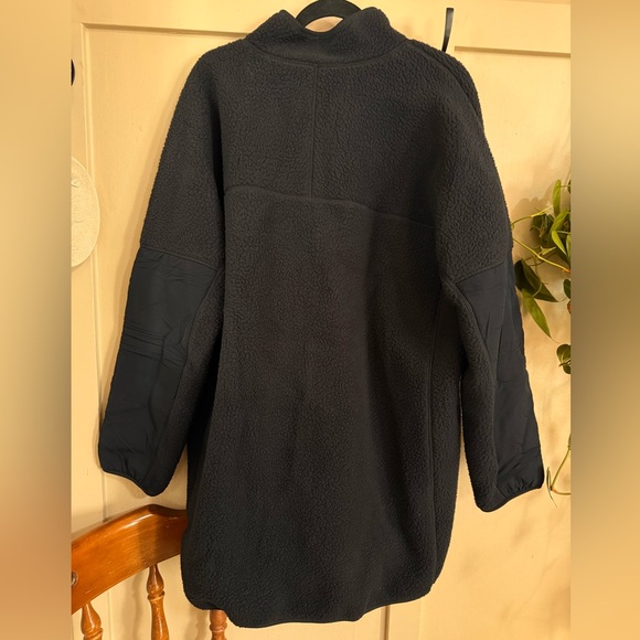 Mountain Hardware- Black Fleece, Zip-Up Jacket - Picture 11 of 11